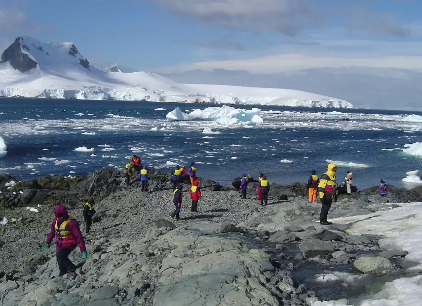 Antarctica travel guide