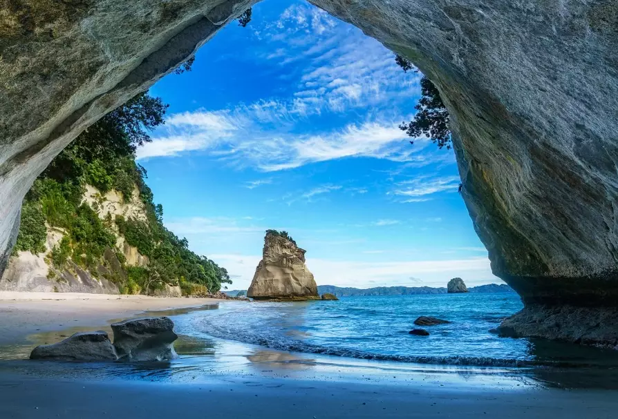 New Zealand travel by month