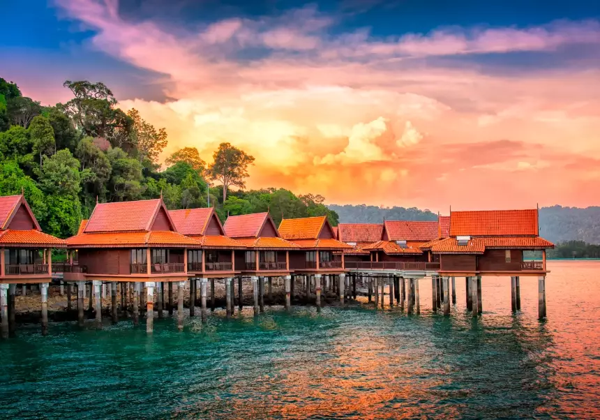 Thailand vs Malaysia travel