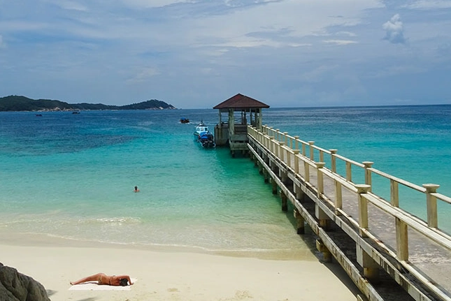 Thailand vs Malaysia travel