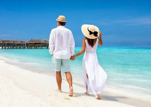 Can ladies wear shorts in Maldives?