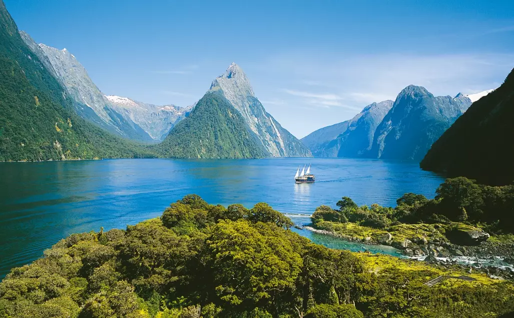 New zealand tourism cost per day