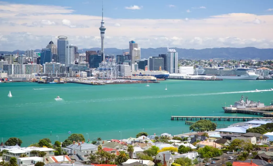 What month is the cheapest to fly to New Zealand?