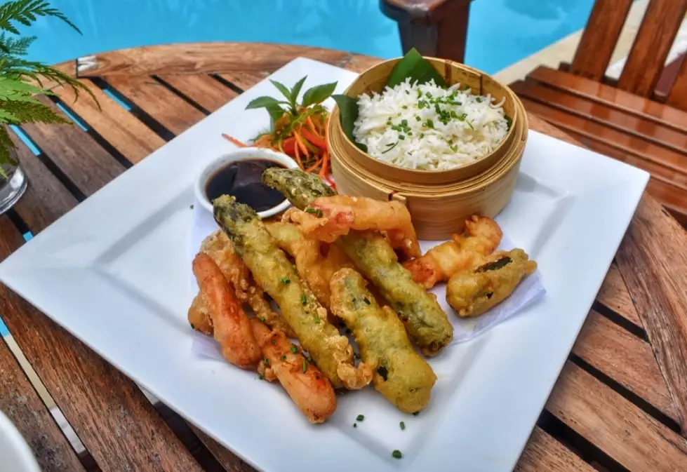 Is Fiji expensive to eat out