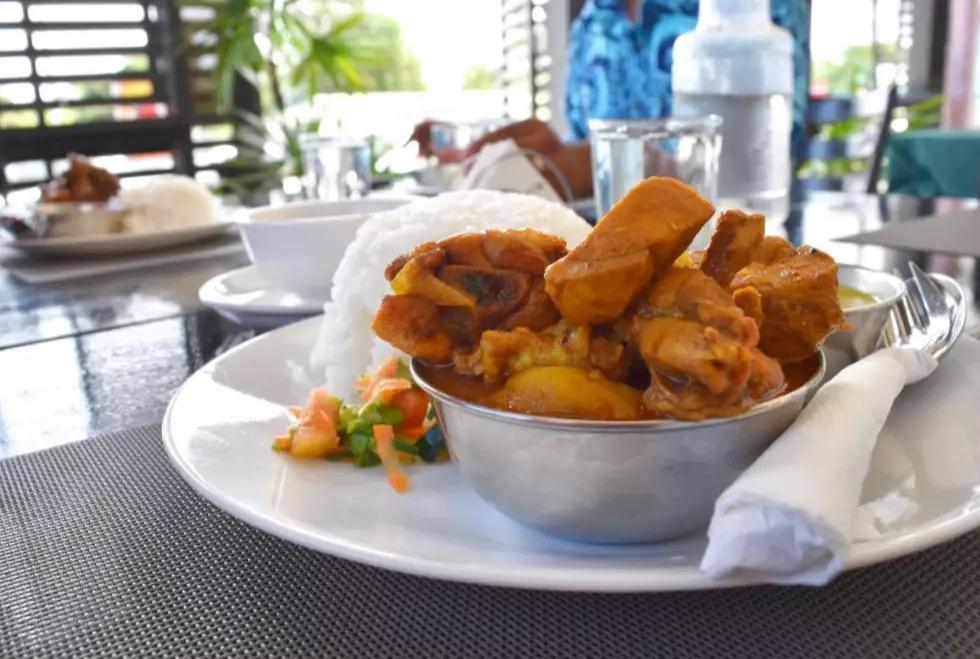 Is fiji very expensive to eat out