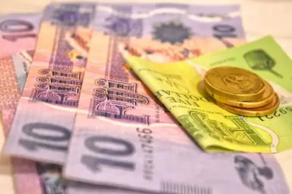 How much money do you need for 7 days in Fiji?