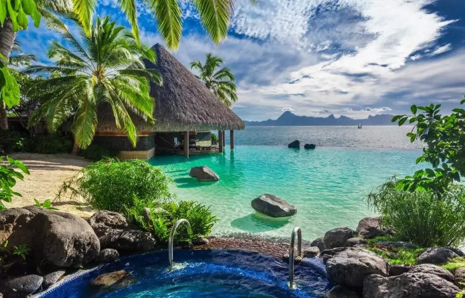 which is nicer Fiji or Bora Bora